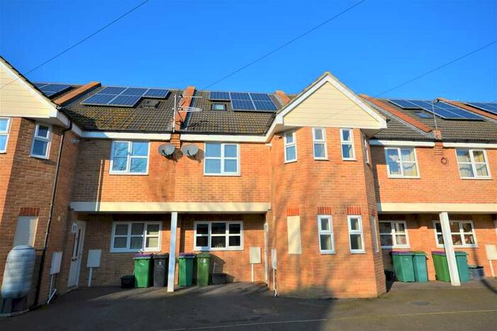 3 Bedroom Semi-Detached House To Rent In Grove Road, Folkestone, CT20