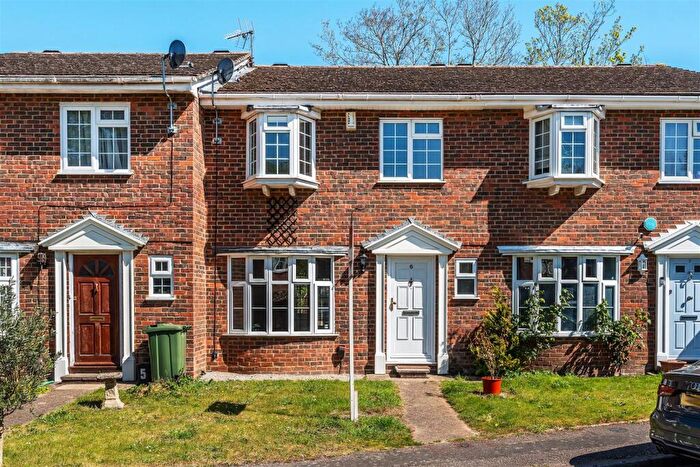 4 Bedroom Terraced House For Sale In Eastleigh Close, South Sutton, SM2