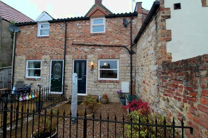 2 Bedroom Cottage To Rent In St Margarets Court, Kirkgate, Ripon, HG4