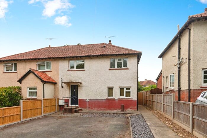 3 Bedroom Semi-Detached House For Sale In Parkside Road, Basingstoke, Hampshire, RG21