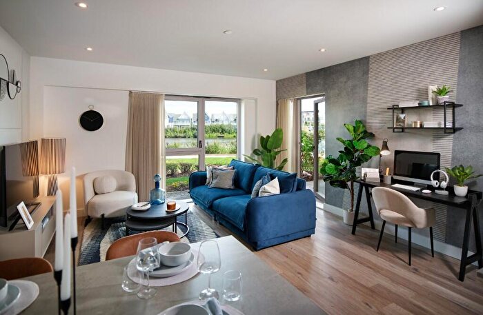 2 Bedroom Apartment For Sale In Green Park Village & Bankside Gardens, Flagstaff Road, Reading, RG2