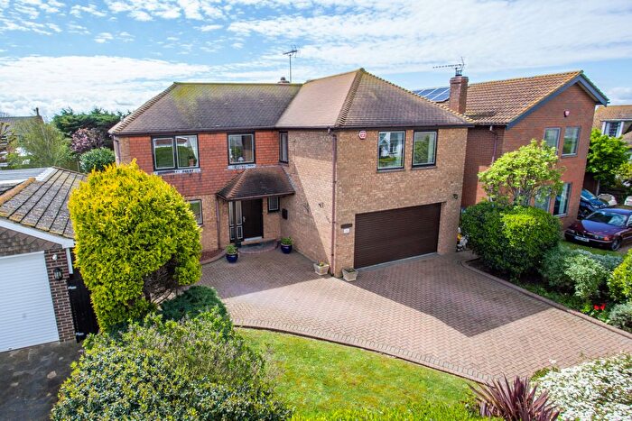 5 Bedroom Detached House For Sale In Daryngton Avenue, Birchington, CT7