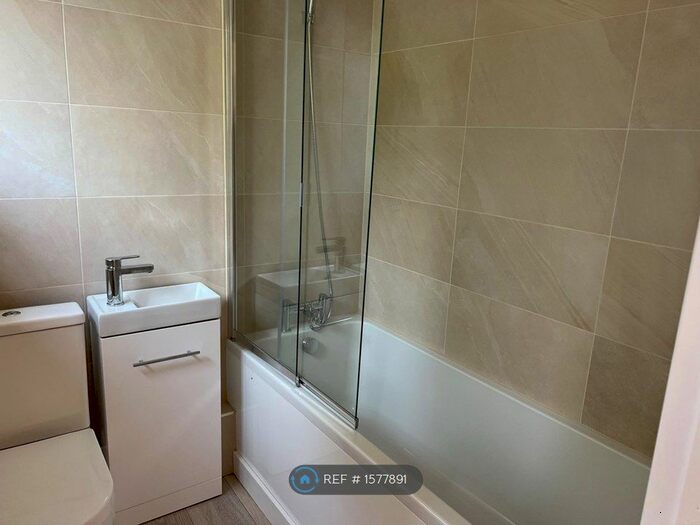 2 Bedroom Maisonette To Rent In Trevor Close, Harrow, HA3