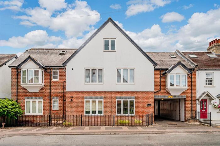 2 Bedroom Flat For Sale In Diceland Road, Banstead, SM7