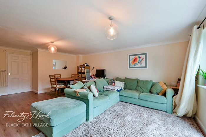 3 Bedroom Terraced House For Sale In Elizabeth Fry Place, London, SE18