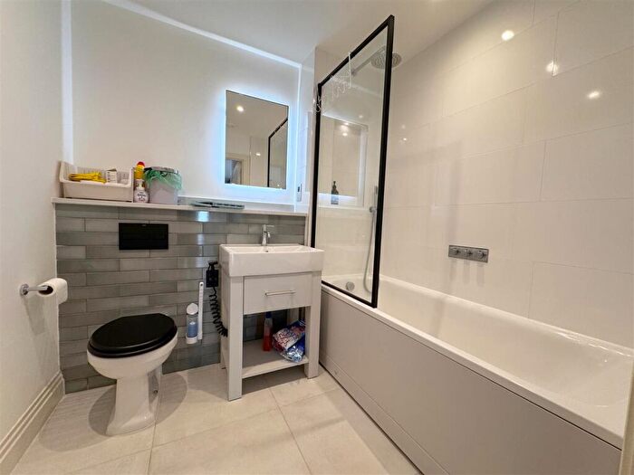 3 Bedroom Apartment For Sale In Palmer Street, Reading, RG1