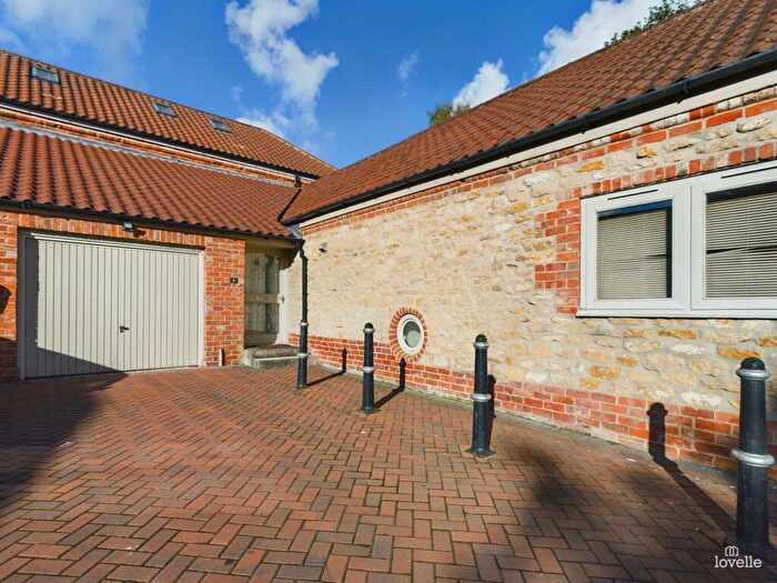4 Bedroom Barn Conversion For Sale In Brackenhill Farm, Scawby, DN20