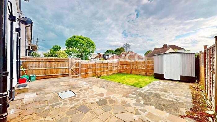 2 Bedroom Maisonette To Rent In Goring Way, Greenford, UB6