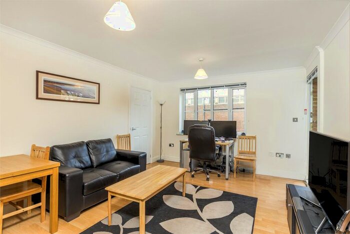 1 Bedroom Flat To Rent In Wesley Court, Webster Road, SE16