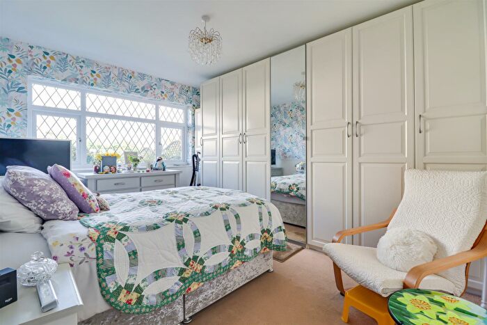 2 Bedroom Semi-Detached Bungalow For Sale In Broomfield, Thundersley, SS7