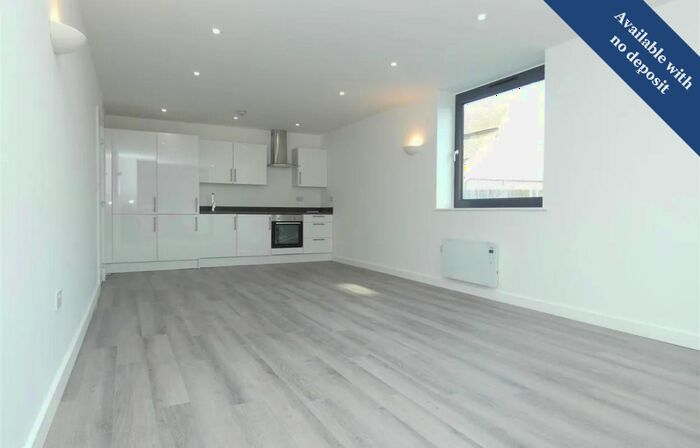 2 Bedroom Flat To Rent In High Street, High Street, CT11