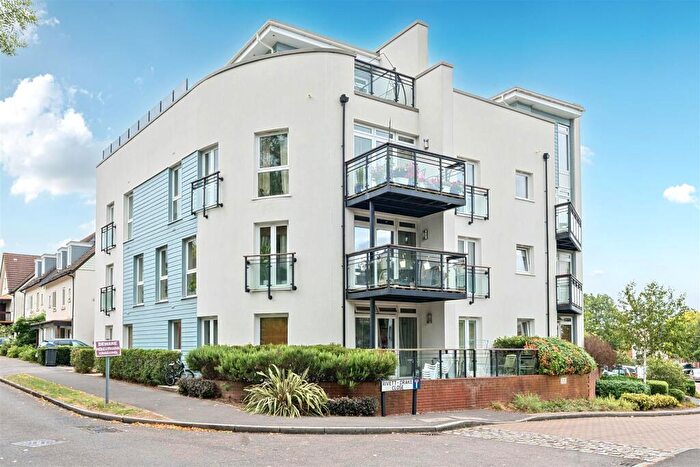2 Bedroom Apartment For Sale In Rivett Drake Close, Guildford, GU2