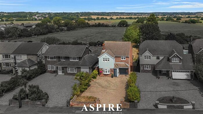 4 Bedroom Detached House For Sale In **Sought-after Noak Bridge Location** Wash Road, SS15