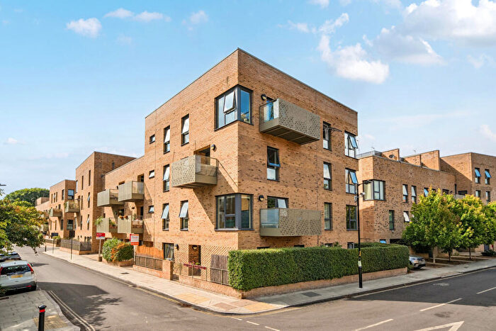 2 Bedroom Apartment For Sale In Horsnell Close, London, SE5