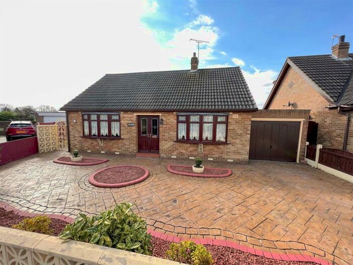 Houses for sale & to rent in DN3 2LT, GROVE HALL CLOSE, Edenthorpe