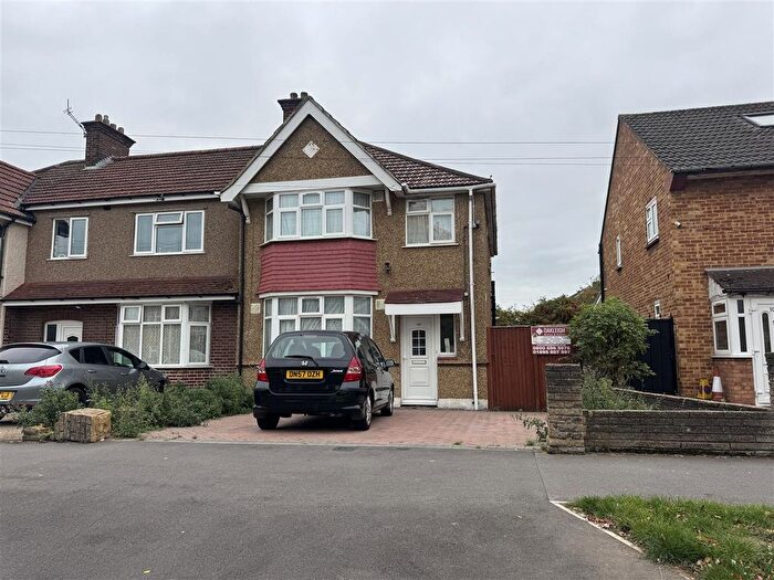 3 Bedroom End Terrace House To Rent In Wimborne Avenue, Hayes, UB4