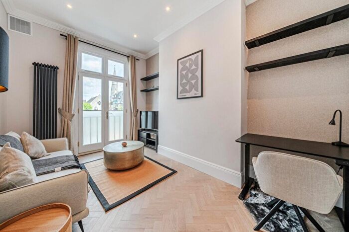 1 Bedroom Flat For Sale In Louvaine Road, Battersea, London, SW11