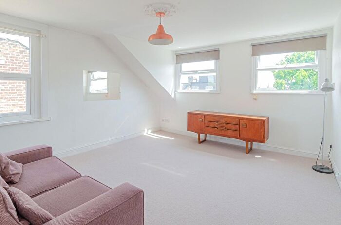 1 Bedroom Flat To Rent In Adolphus Road, N4