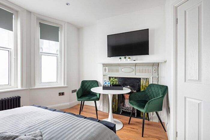 Flat To Rent In Crown Terrace, Cricklewood, NW2