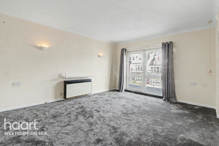 1 Bedroom Retirement Property For Sale In Holland Road, Westcliff-On-Sea, SS0