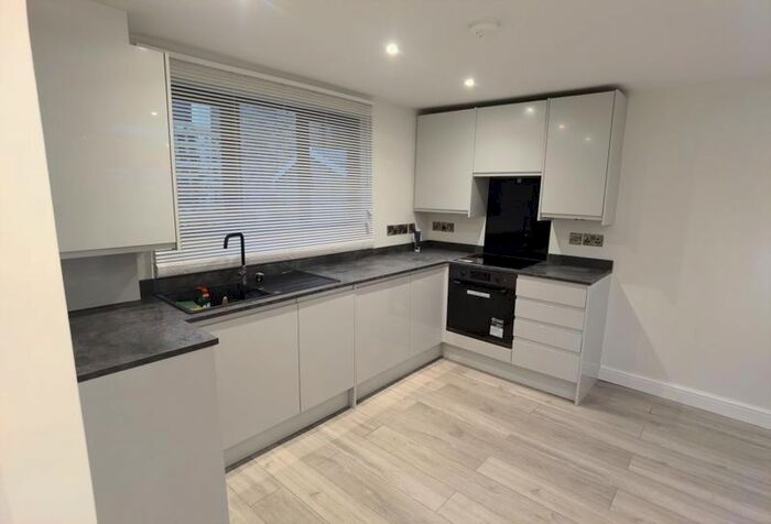 1 Bedroom Detached House To Rent In Wolseley Avenue, London, SW19