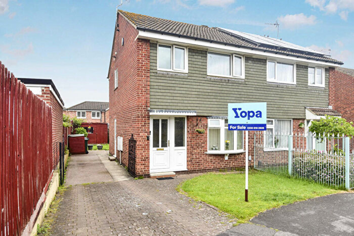 3 Bedroom Semi-Detached House For Sale In Mallard Close, Rotherham, S61