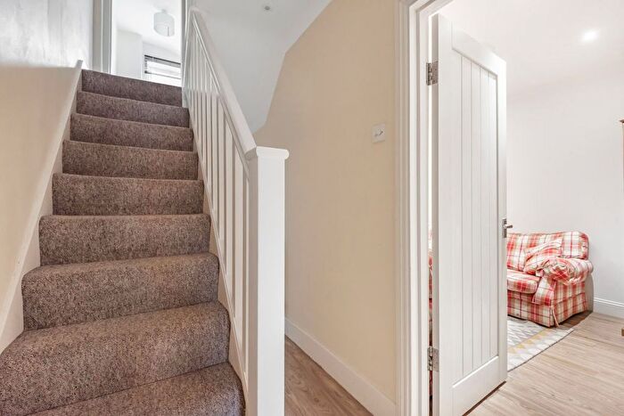 4 Bedroom Terraced House To Rent In Worplesdon Road, Guildford, GU2