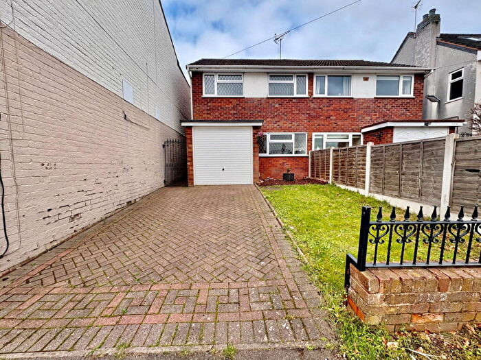 3 Bedroom Semi Detached House To Rent In Cot Lane, Kingswinford, DY6