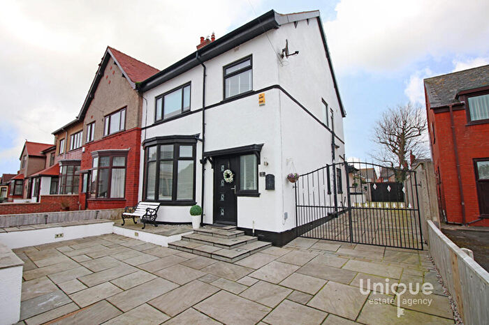 3 Bedroom Semi Detached House For Sale In Dronsfield Road, Fleetwood, FY7