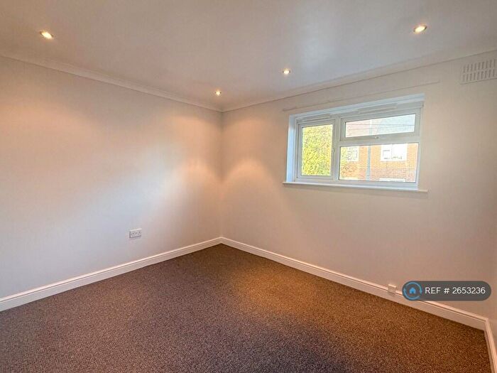 2 Bedroom Flat To Rent In Lymebrook Place, Stoke-On-Trent, ST4