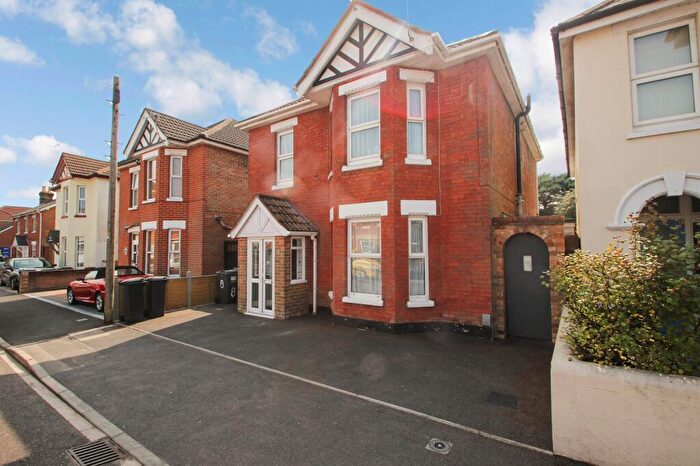 6 Bedroom Property To Rent In Elmes Road, Bournemouth, BH9