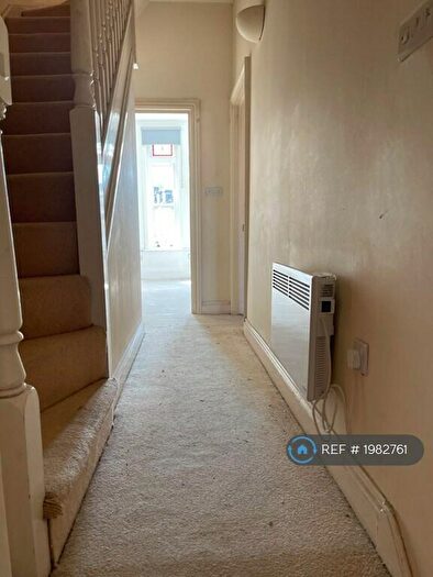 2 Bedroom Maisonette To Rent In High Street, Beckenham, BR3