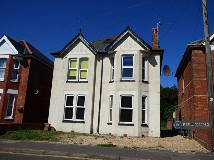 4 Bedroom Maisonette To Rent In Alma Road, Bournemouth, BH9