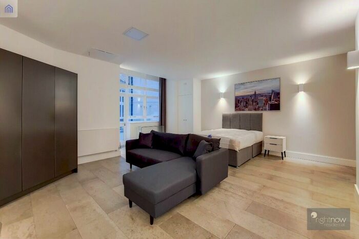 3 Bedroom Terraced House To Rent In Chiswick High Road, London, W4