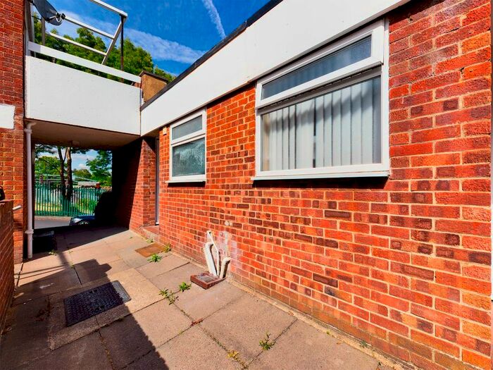 2 Bedroom Maisonette To Rent In Cascades, Court Wood Lane, Croydon, CR0