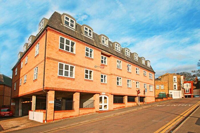 1 Bedroom Flat To Rent In Huxley Court, Rochester, ME1