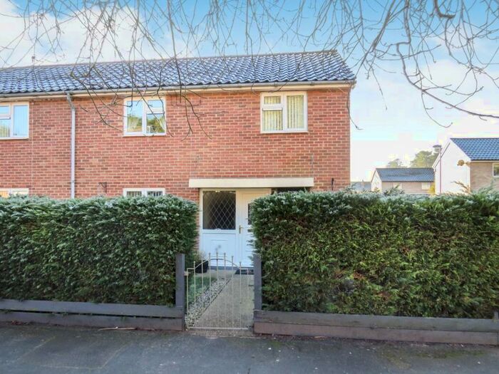 3 Bedroom End Of Terrace House For Sale In Ash Close, Thetford, IP24