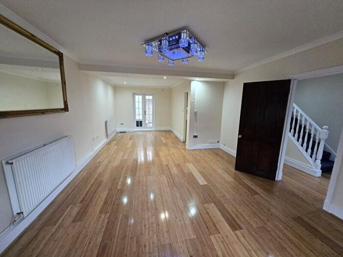3 Bedroom Terraced House To Rent In Sandhurst Road, Edmonton, N9