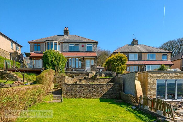 3 Bedroom Semi Detached House For Sale In Westborough Drive, Halifax, West Yorkshire, HX2