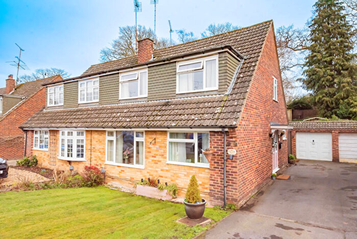 3 Bedroom Semi-Detached House For Sale In Walnut Close, Yateley, Hampshire, GU46