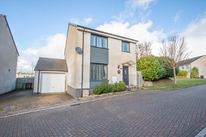 4 Bedroom Detached House For Sale In Ambleside Place, Plymouth, PL6
