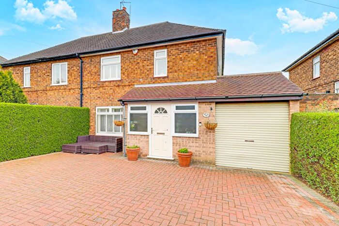 3 Bedroom Semi Detached House For Sale In Hartcroft Road, Nottingham, NG5