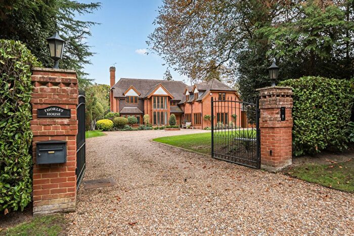 5 Bedroom Detached House For Sale In Thorley Close, West Byfleet, KT14