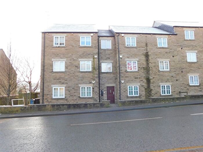 2 Bedroom Detached House To Rent In High Street, Lees, Oldham, OL4