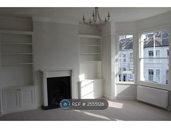 2 Bedroom Flat To Rent In Tantallon Road, London, SW12
