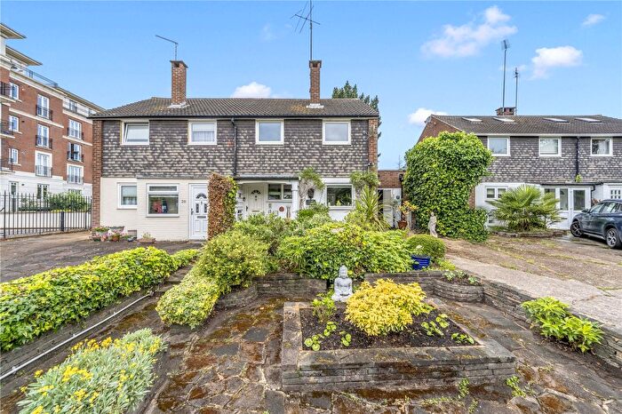 4 Bedroom Semi-Detached House For Sale In Clevedon Road, Twickenham, TW1