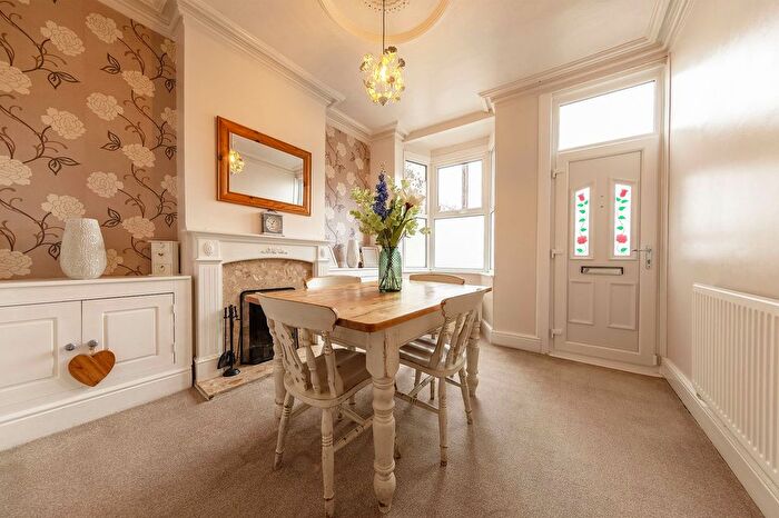 3 Bedroom Terraced House For Sale In Corporation Road, Leicester, LE4