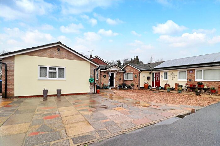 3 Bedroom Bungalow For Sale In Bonsey Close, Woking, Surrey, GU22
