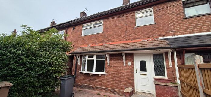 3 Bedroom Semi-detached House To Rent In Dennington Crescent, Blurton, ST3