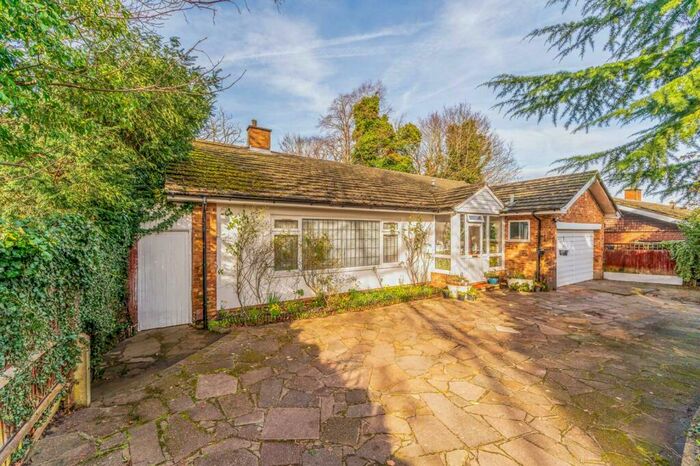 3 Bedroom Bungalow To Rent In Northey Avenue, Cheam, Sutton, SM2